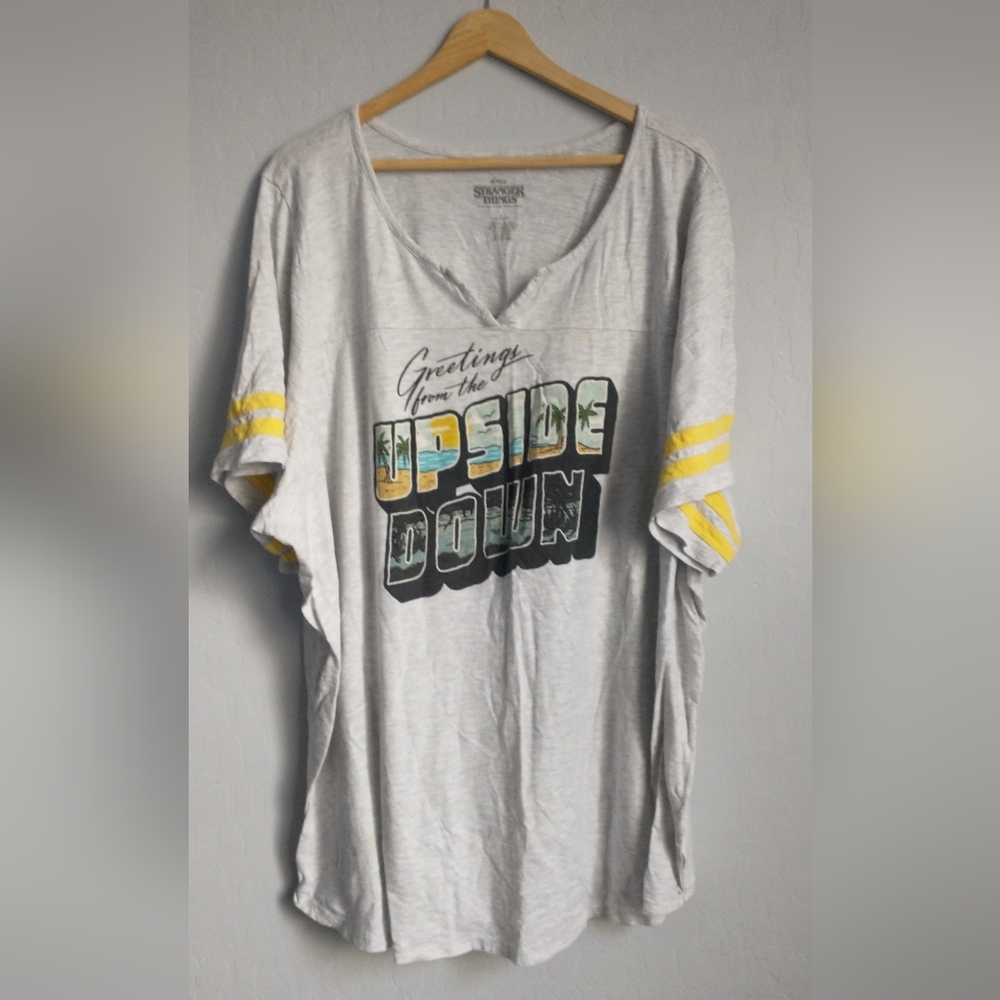 Stranger Things Gray Graphic Women's T Shirt Top XXL